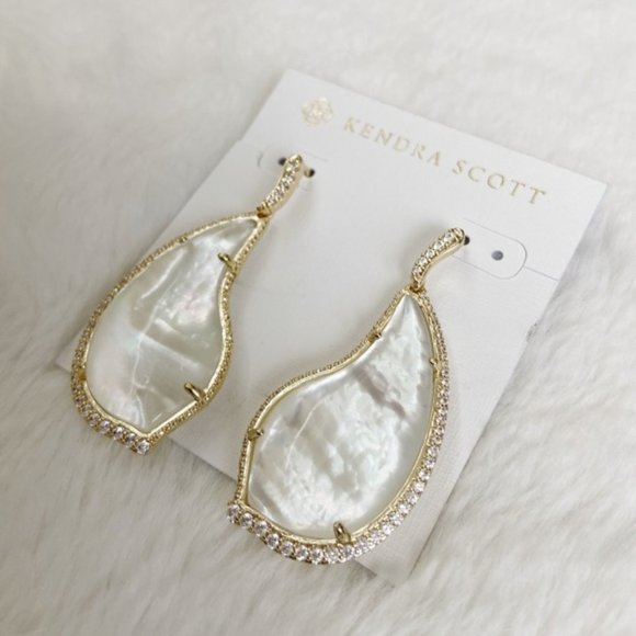 KENDRA SCOTT | Mother Of Pearl Drop Earrings - Picture 5 of 7
